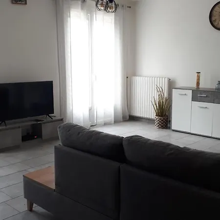 Appartement Dans Maison Saint-Etienne-le-Laus Exterior foto