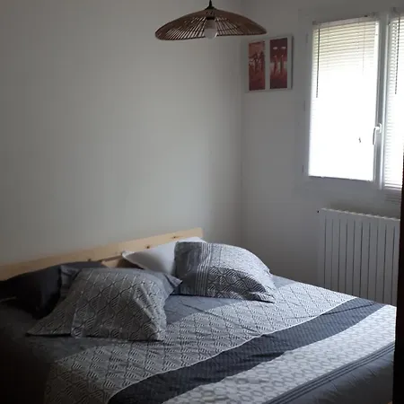 Appartement Dans Maison Saint-Etienne-le-Laus Exterior foto