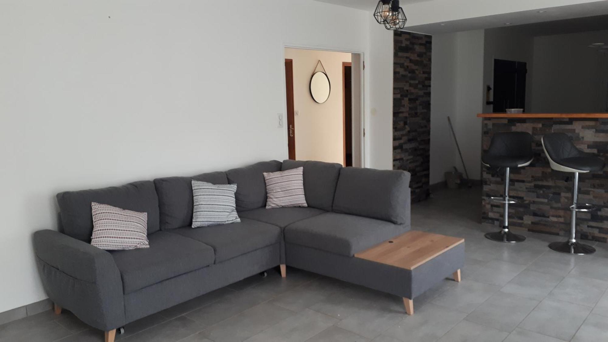 Dans Maison Appartement Saint-Etienne-le-Laus